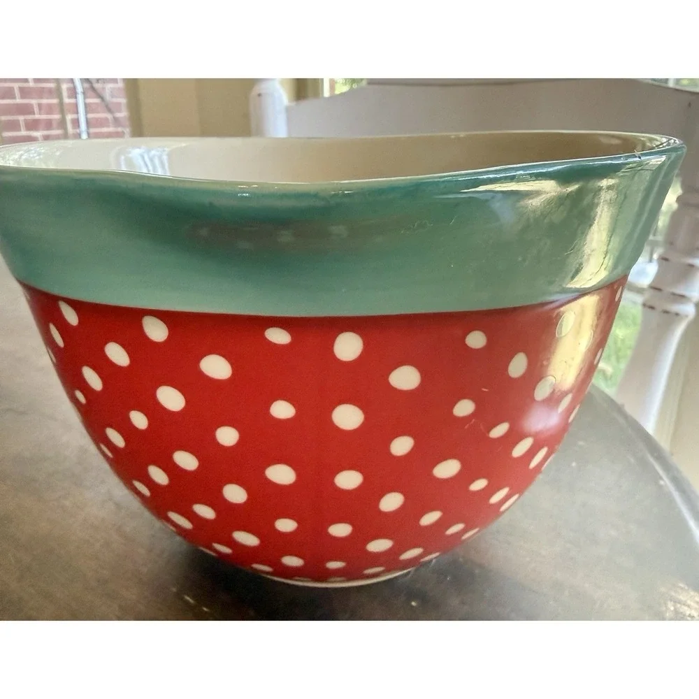 Vintage PIONEER WOMAN 2.83 Quart Batter Mixing Bowl Red Polka Dot 12x9x6